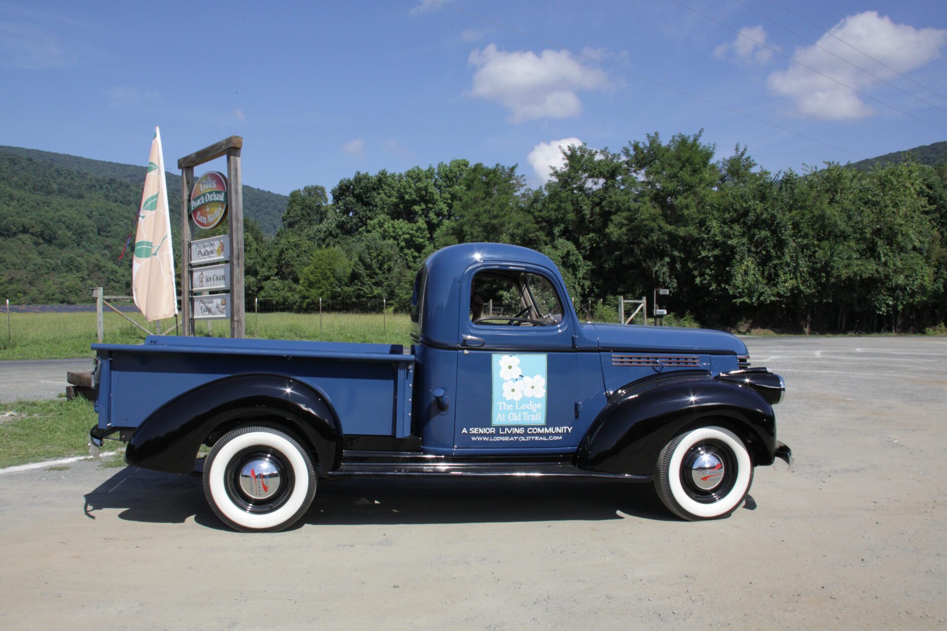 IMG_0191 blue truck large